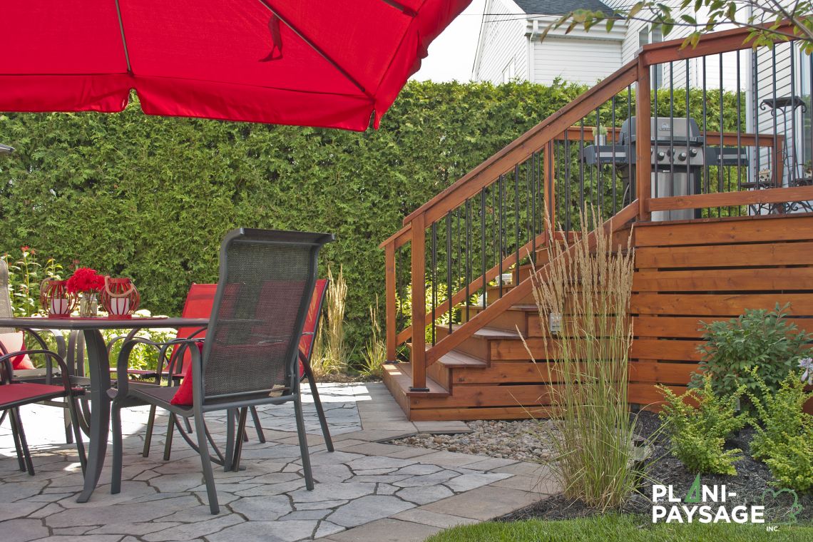 Terrasse en bois et patio en dalle